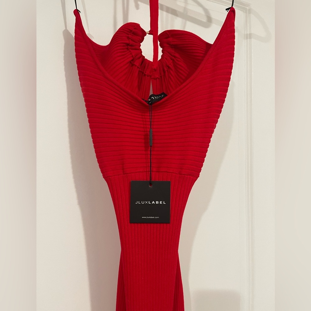 Red Dress - Picture 3 of 3